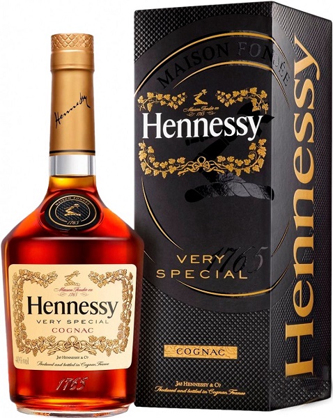 Коньяк Хеннесси (Hennessy) VS 3 года 0,7л Крепость 40% в подарочной коробке