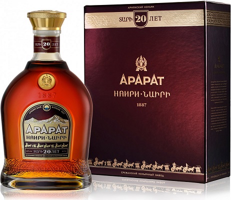 Коньяк Арарат Наири (Cognac Ararat Nairi) 20 лет 0,7л Крепость 40% в подарочной коробке