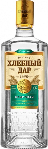 Водка Хлебный Дар Кедровая (Khlibnij Dar Kedrovaya) 0,5л Крепость 40%