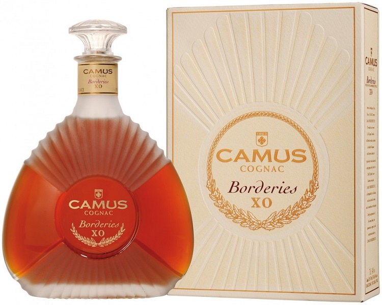 Коньяк Камю Бордери (Cognac Camus Borderies) ХО 0,7л Крепость 40% в подарочной коробке