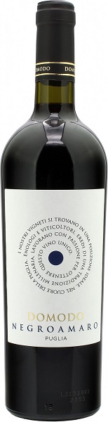 Вино Домодо Негроамаро (Domodo Negroamaro) красное полусухое 0,75л Крепость 12%