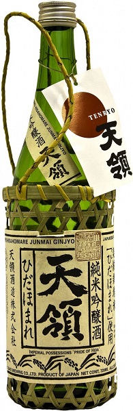 Саке Тенрё Хидахомаре (Tenryo Hidahomare) 0,75л Крепость 15% в бутылке с соломенной оплеткой
