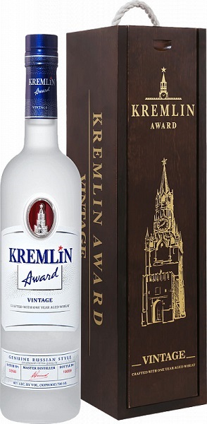 Водка Кремлин Эворд Винтаж (Vodka Kremlin Award Vintage) 0,7л. Крепость 40% в деревянной коробке