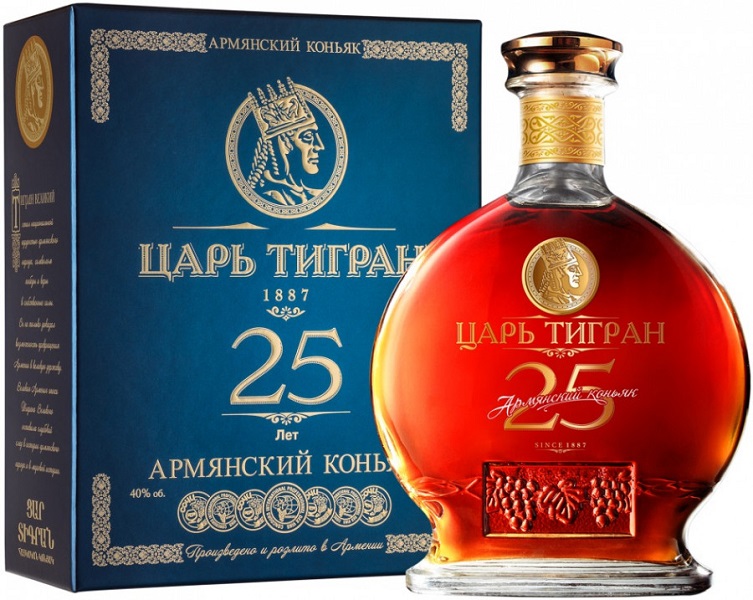 Коньяк Царь Тигран (Tsar Tigran) 25 лет 0,7л Крепость 40% в подарочной коробке