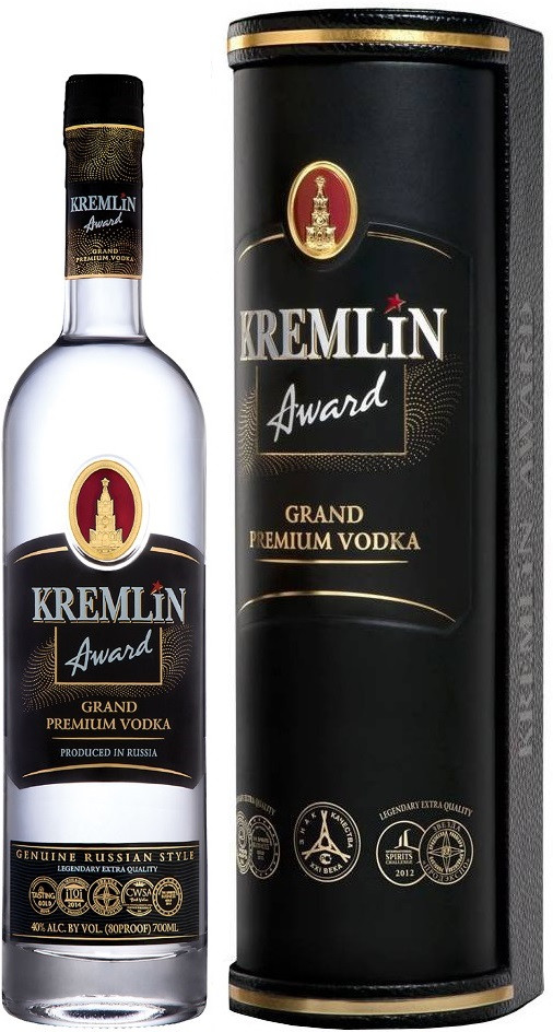 Водка Кремлин Эворд Гранд Премиум (Vodka Kremlin Award Grand Premium) 0,7л 40% в кожаном тубусе