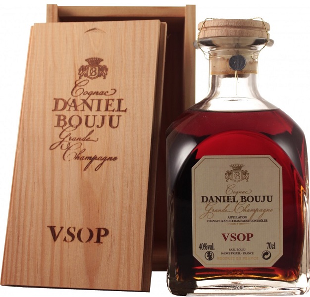 Коньяк Даниэль Бужу (Cognac Daniel Bouju) VSOP 4 года 0,7л Крепость 40% в деревянной коробке