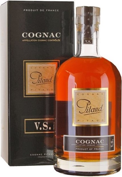 Коньяк Пито (Cognac Pitaud) VS 0.7л Крепость 40% в подарочной коробке