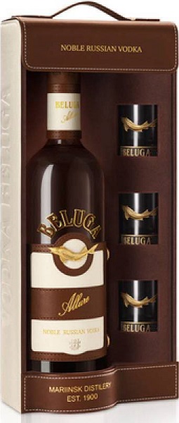 Водка Белуга Аллюр (Vodka Beluga Allure) 0,7л Крепость 40% в подарочной коробке со стопками