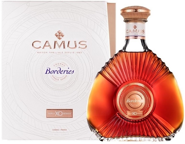 Коньяк Камю Бордери Фамили Резерв (Cognac Camus Borderies Family Reserve) XO 0,7л 40% в коробке